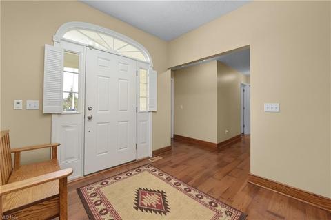 5232 Cardinal Ct, Lorain, OH 44053 photo 2