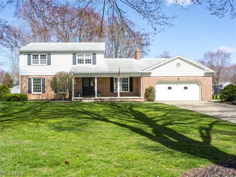 1397 Doncaster Dr, Youngstown, OH 44511 photo 1