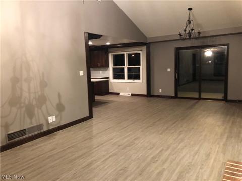 1397 Doncaster Dr, Youngstown, OH 44511 photo 7