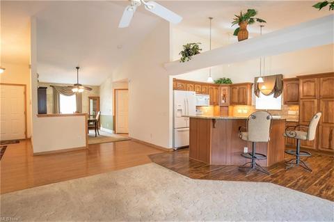 151 Falling Leaf Dr, Seven Hills, OH 44131 photo 9