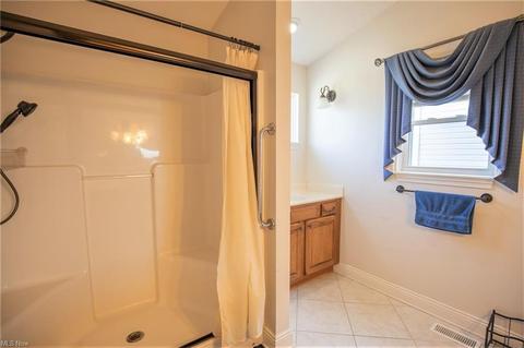 151 Falling Leaf Dr, Seven Hills, OH 44131 photo 14