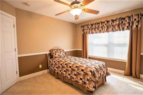 151 Falling Leaf Dr, Seven Hills, OH 44131 photo 17