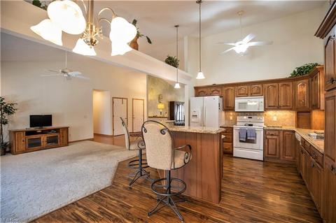 151 Falling Leaf Dr, Seven Hills, OH 44131 photo 5