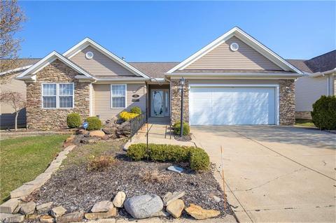 151 Falling Leaf Dr, Seven Hills, OH 44131 photo 2