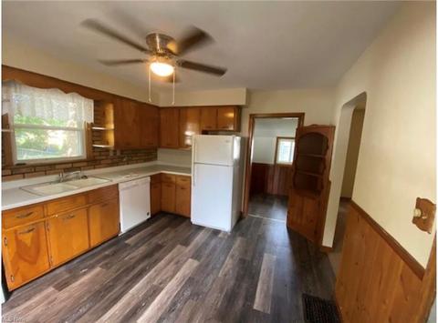 545 6th St, Struthers, OH 44471 photo 3