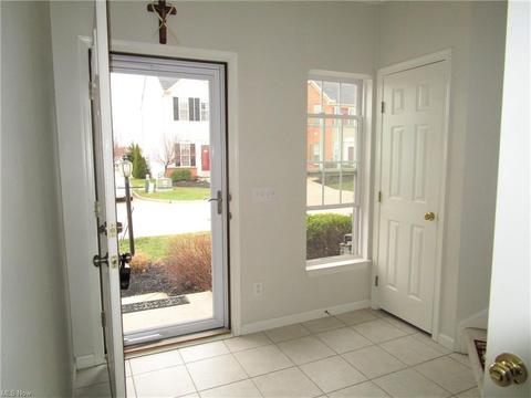 119 Ledgestone Ct, Berea, OH 44017 photo 3