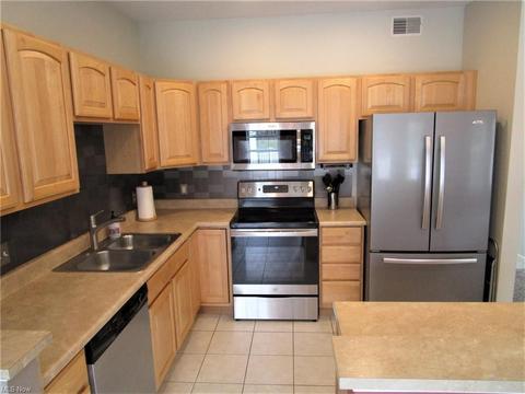 119 Ledgestone Ct, Berea, OH 44017 photo 9