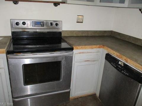 765 Randolph Rd, Mogadore, OH 44260 photo 8