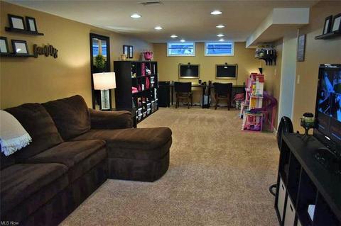 2121 Lorimer Rd, Parma, OH 44134 photo 21