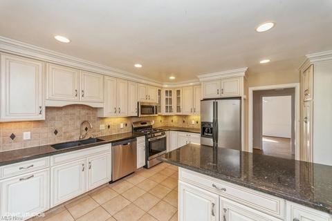 4621 Brookwood Rd, Youngstown, OH 44512 photo 4