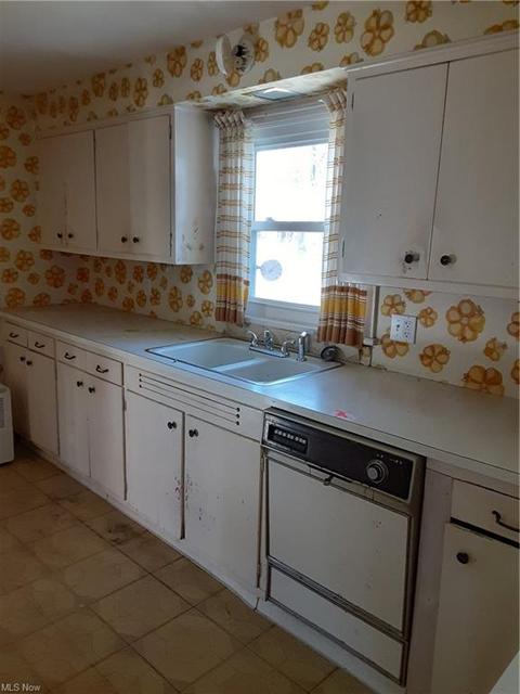 8533 Grenway Dr, Mentor, OH 44060 photo 8