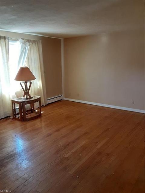 8533 Grenway Dr, Mentor, OH 44060 photo 4