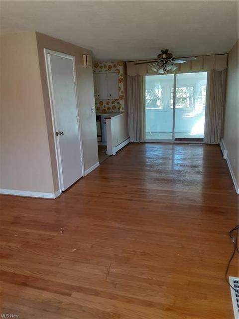 8533 Grenway Dr, Mentor, OH 44060 photo 2