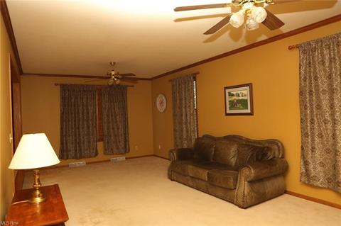 112 Howard Dr, Dover, OH 44622 photo 9