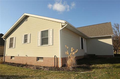 112 Howard Dr, Dover, OH 44622 photo 4