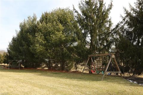 112 Howard Dr, Dover, OH 44622 photo 8