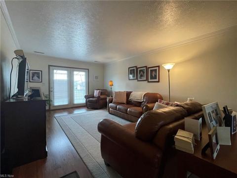 870 Pearson Cir #3, Youngstown, OH 44512 photo 3