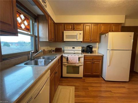 870 Pearson Cir #3, Youngstown, OH 44512 photo 7