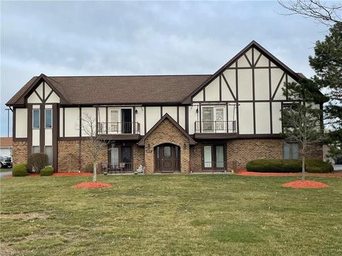 870 Pearson Cir #3, Youngstown, OH 44512 photo 1