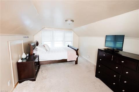 8031 Middlesex Rd, Mentor, OH 44060 photo 2