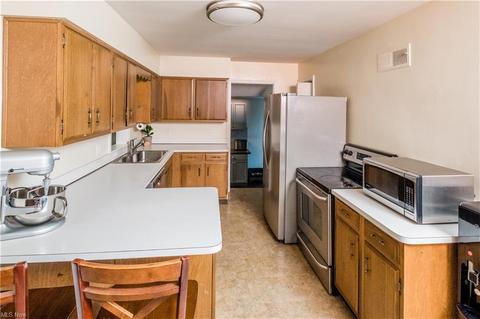 8031 Middlesex Rd, Mentor, OH 44060 photo 5