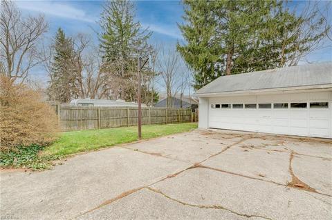 1174 Big Falls Ave, Akron, OH 44310 photo 24