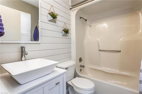 2206 Middle Ave, Elyria, OH 44035 photo 10