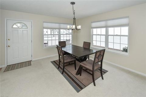 5095 Cheltenham Dr, Lyndhurst, OH 44124 photo 3