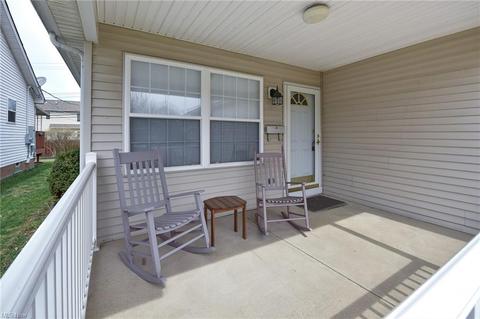 5095 Cheltenham Dr, Lyndhurst, OH 44124 photo 2