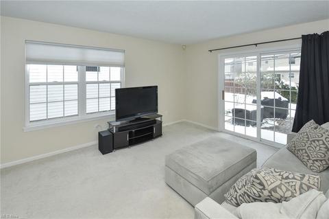 5095 Cheltenham Dr, Lyndhurst, OH 44124 photo 8
