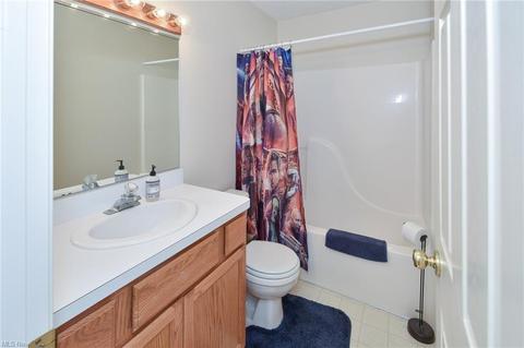 5095 Cheltenham Dr, Lyndhurst, OH 44124 photo 12