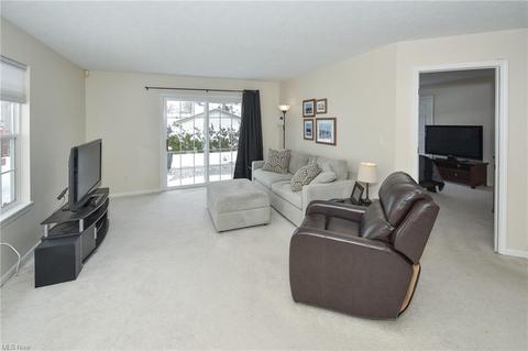 5095 Cheltenham Dr, Lyndhurst, OH 44124 photo 9
