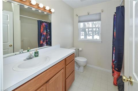 5095 Cheltenham Dr, Lyndhurst, OH 44124 photo 15