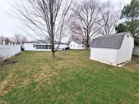 6440 Aylesworth Dr, Parma Heights, OH 44130 photo 4