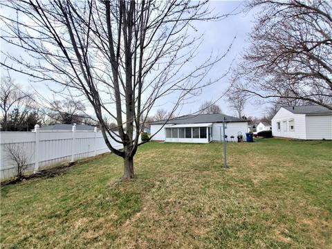 6440 Aylesworth Dr, Parma Heights, OH 44130 photo 5