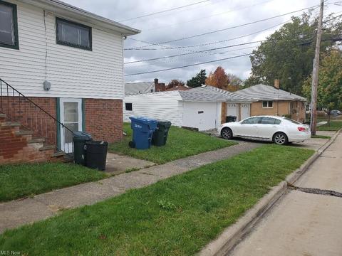 3302 Wales Ave, Parma, OH 44134 photo 2