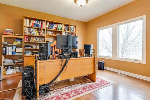 5455 Pine Ln, Solon, OH 44139 photo 2