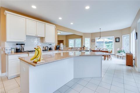 5455 Pine Ln, Solon, OH 44139 photo 8