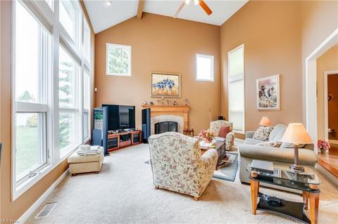 5455 Pine Ln, Solon, OH 44139 photo 4