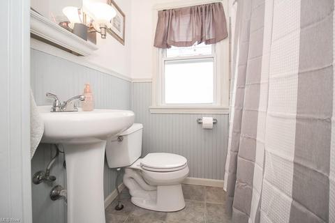 4106 Maplecrest Ave, Parma, OH 44134 photo 9