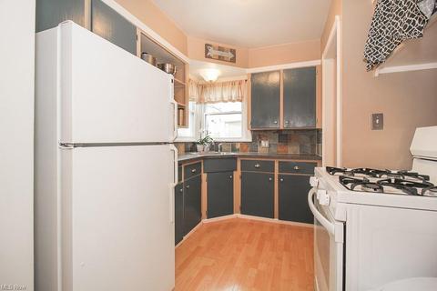 4106 Maplecrest Ave, Parma, OH 44134 photo 6