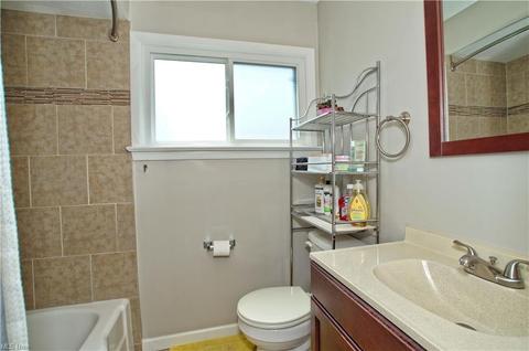 30042 Barjode Rd, Willowick, OH 44095 photo 13