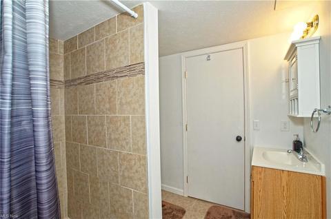 30042 Barjode Rd, Willowick, OH 44095 photo 21