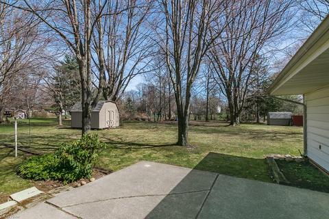 6159 Bryson Dr, Mentor, OH 44060 photo 2
