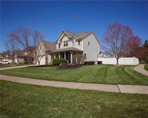 109 Regency Ct, Elyria, OH 44035 photo 2