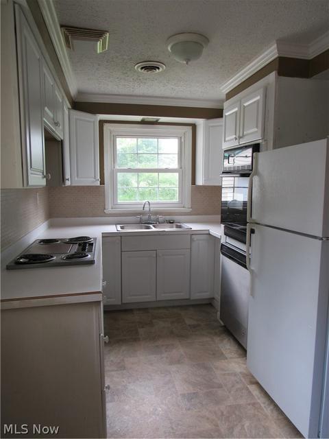 112 Forest St, Lagrange, OH 44050 photo 10