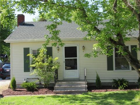 112 Forest St, Lagrange, OH 44050 photo 1