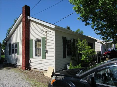 112 Forest St, Lagrange, OH 44050 photo 2