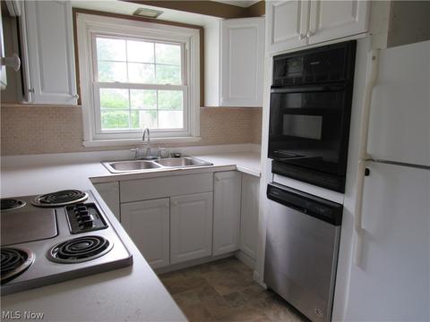112 Forest St, Lagrange, OH 44050 photo 12