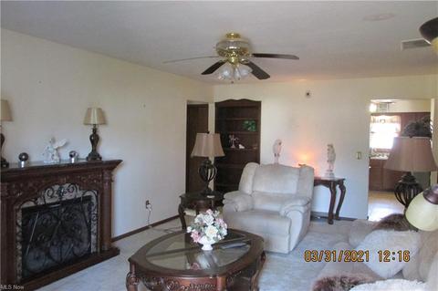 1707 Gulf Rd, Elyria, OH 44035 photo 2